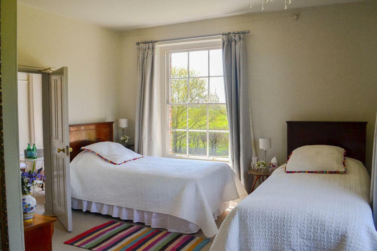 Sankence Lodge B&B アイルシャム エクステリア 写真