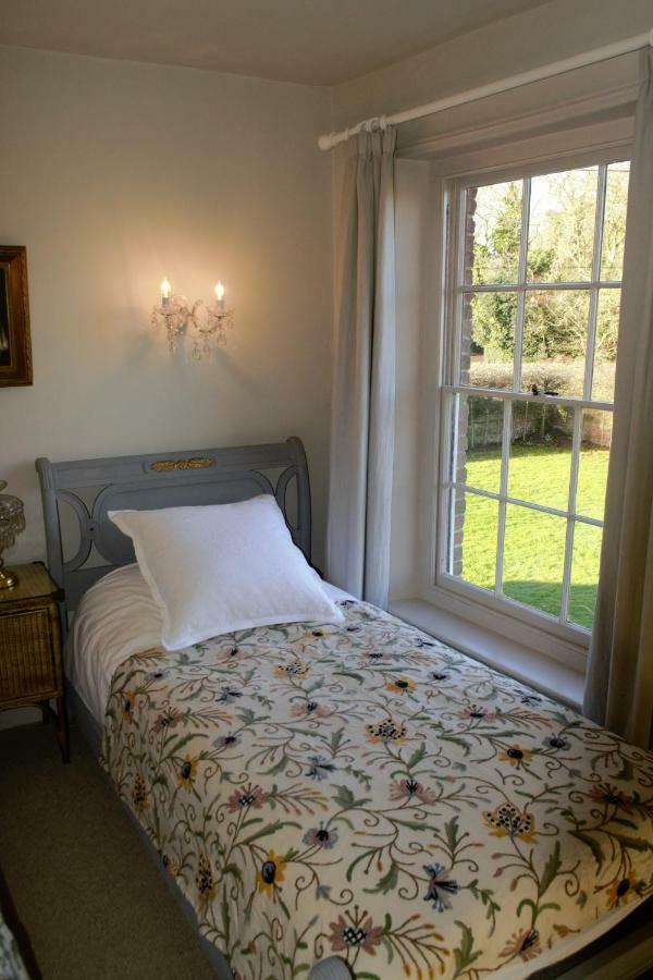 Sankence Lodge B&B アイルシャム エクステリア 写真